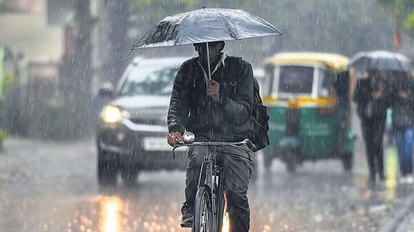 Weather Update- হচ্ছে আবহাওয়ার পরিবর্তন, তবুও কি মিলছে স্বস্তি!