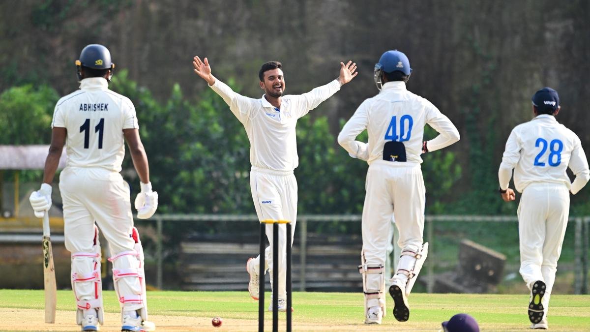 Ranji Trophy 2026-27: প্রদীপ্তর ১০ উইকেটে কেরলকে ওড়াল লক্ষ্মীর দল, জয়ের হ্যাটট্রিক বাংলার