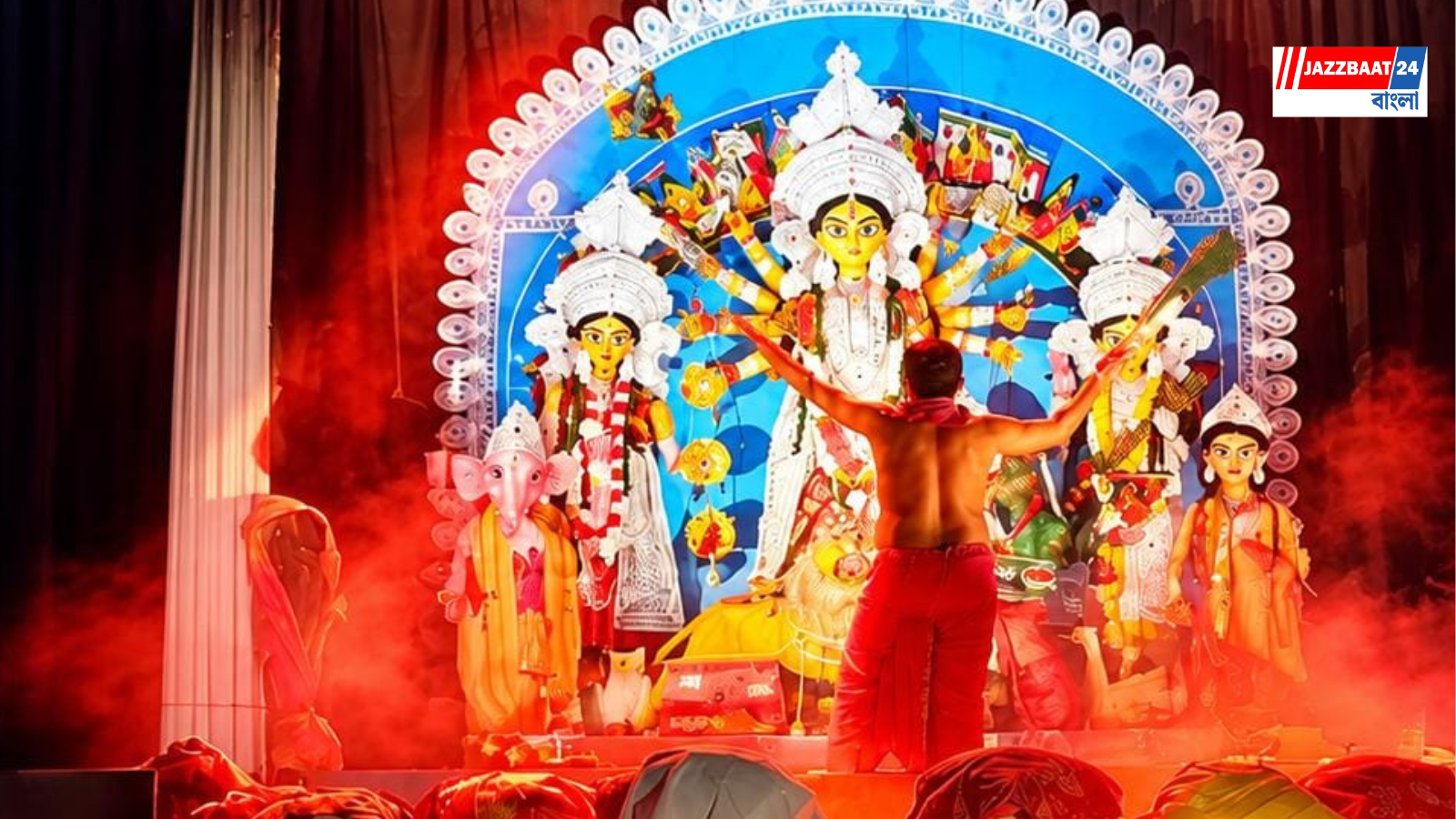 Durgapuja:  মঞ্চেই জমিদারবাড়ির দুর্গাপুজো, নরকঙ্কালের রহস্যে জমজমাট আসানসোলের নাট্যমঞ্চ