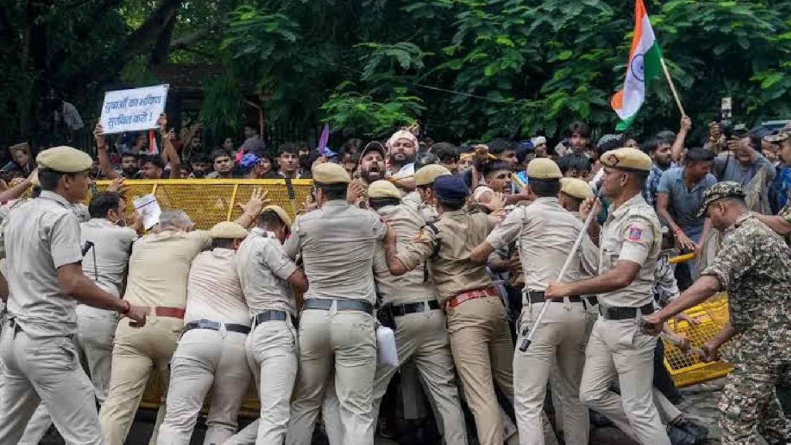 Delhi: বিক্ষোভকারীদের উপর হামলার অভিযোগে SIT গঠনের দাবি, মঙ্গলে শুনানি দিল্লি হাইকোর্টে