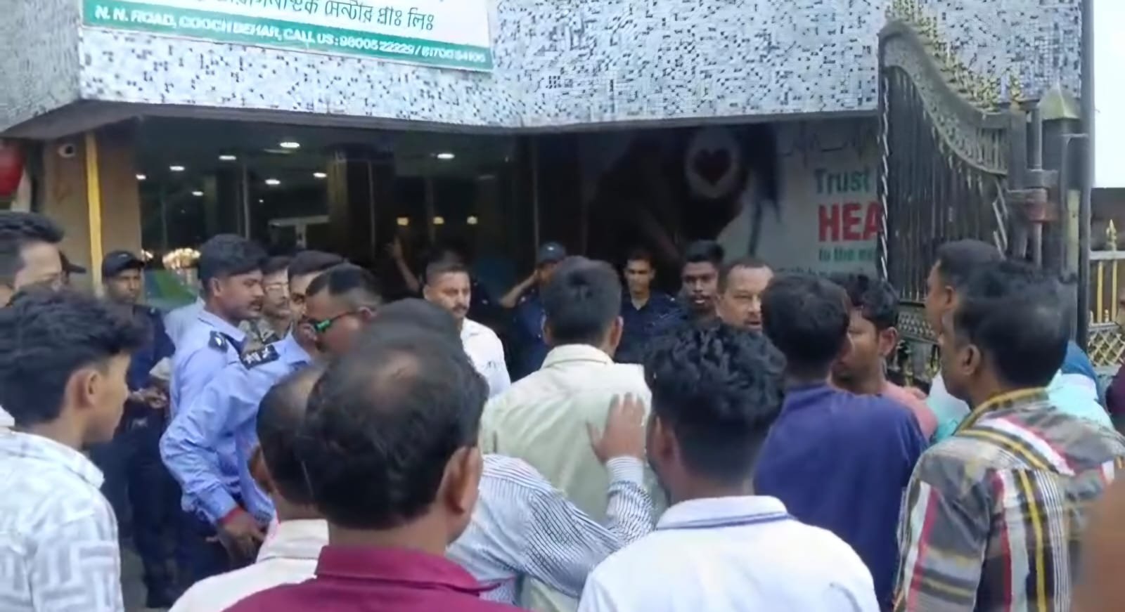 Hospital Death : বেসরকারি হাসপাতালে রোগীর মৃত্যু, উত্তেজনা কোচবিহারে