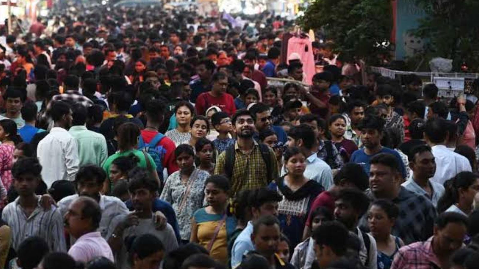 পুজোর ভিড়ে নিখোঁজদের খুঁজতে বিশেষ উদ্যোগ, দশটি গাড়ি নিয়ে পথে ‘বন্ধু কলকাতা’