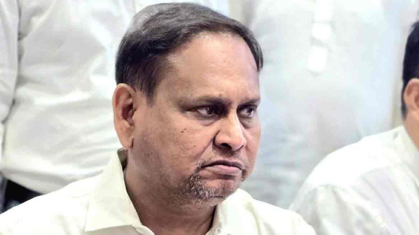 ভোটের দিনেই বড় ধাক্কাআটক হুমায়ুন কবীর এবার গ্রেফতার, রেজিনগর থানায় বাড়ানো হচ্ছে বাহিনী