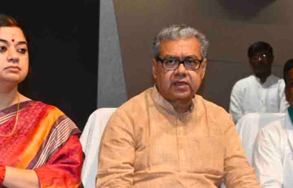 SwasthyaBhavan: অধ্যক্ষদের ‘শিরদাঁড়া সোজা’ রাখার বার্তা স্বাস্থ্যমন্ত্রীর, পালটা চ্যালেঞ্জ চিকিৎসকদের