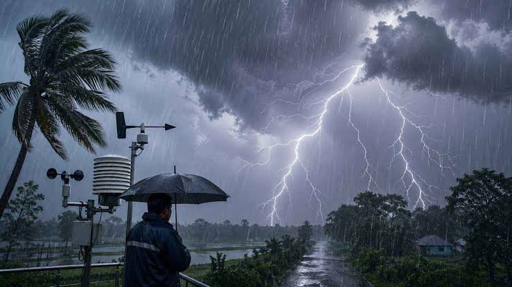 Cyclone Arnab: ল্যান্ডফল অর্ণবের! তাণ্ডবে বিপর্যস্ত জনজীবন, কোথায় কতটা ক্ষয়ক্ষতি?