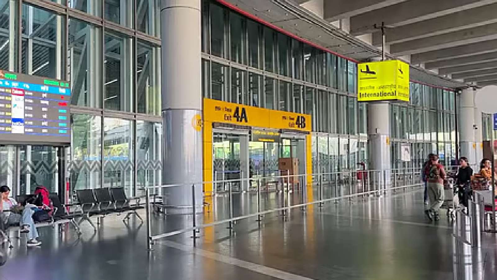 Kolkata Airport: শৌচালয়ের আয়নায়  লিপস্টিকে লেখা হুমকি, ফের কলকাতা বিমানবন্দরে বোমাতঙ্ক