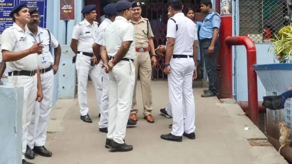 Kolkata Police : চোরবাগান কাণ্ডের পর কড়া কলকাতা পুলিশ, পুজোয় ১১ দফা নির্দেশিকা