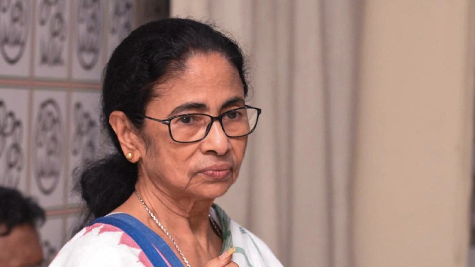 Mamata Banerjee: 'দরজা এখনও পুরোপুরি বন্ধ হয়নি', ১৫ দিনের মধ্যে দলত্যাগীদের ঘরে ফেরার ডাক মমতার
