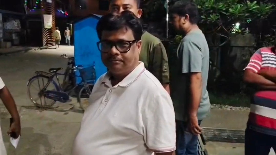 Dilip Mondal : গাঁজা কারবারে সঙ্গে যুক্ত থাকার অভিযোগ, তদন্তের মুখে দিলীপ মণ্ডল