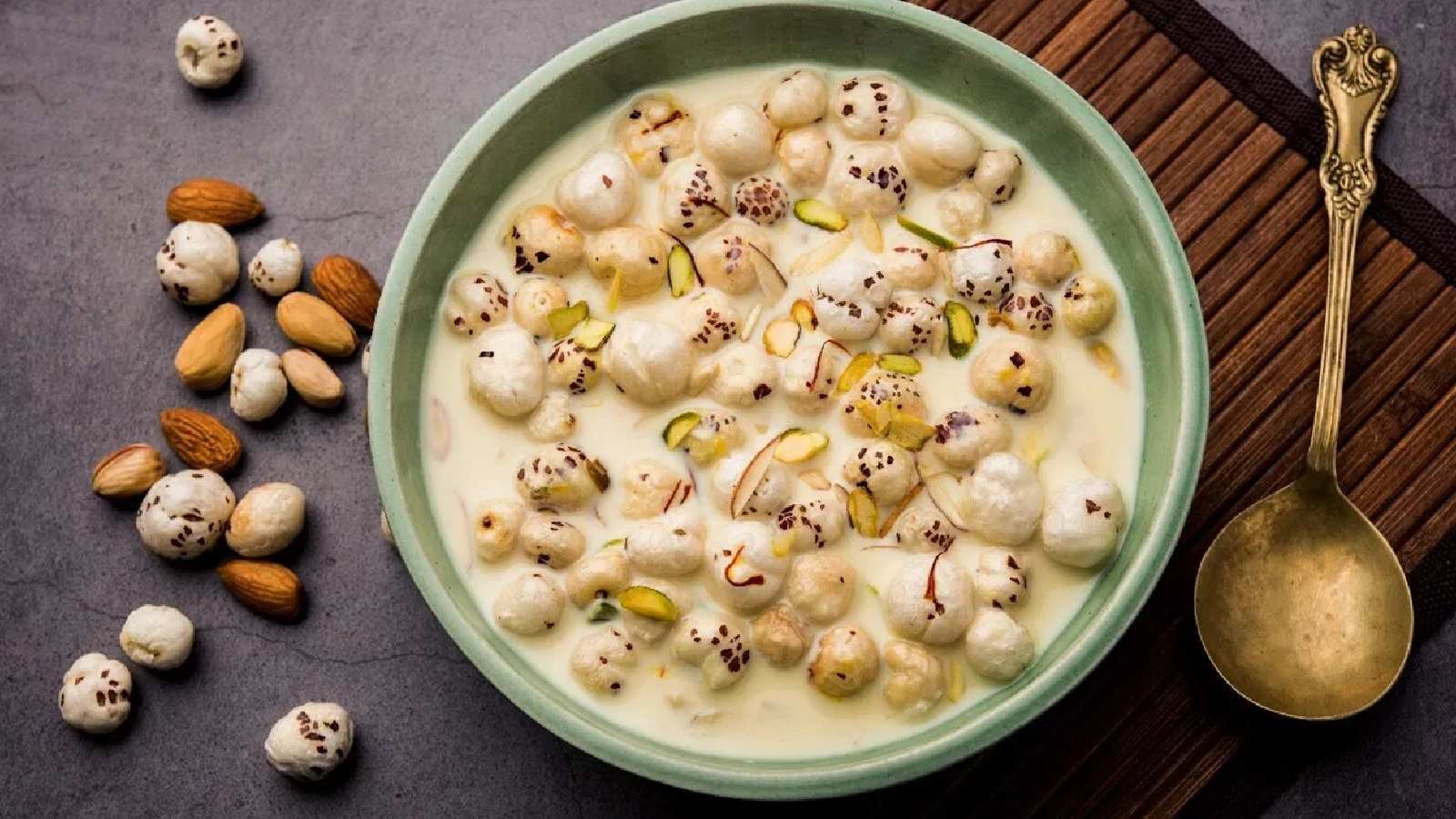 Recipe: পুজোর মরশুমে মিষ্টিমুখ হোক স্বাস্থ্যকর, বাড়িতেই বানান মাখানা দিয়ে রসমালাই