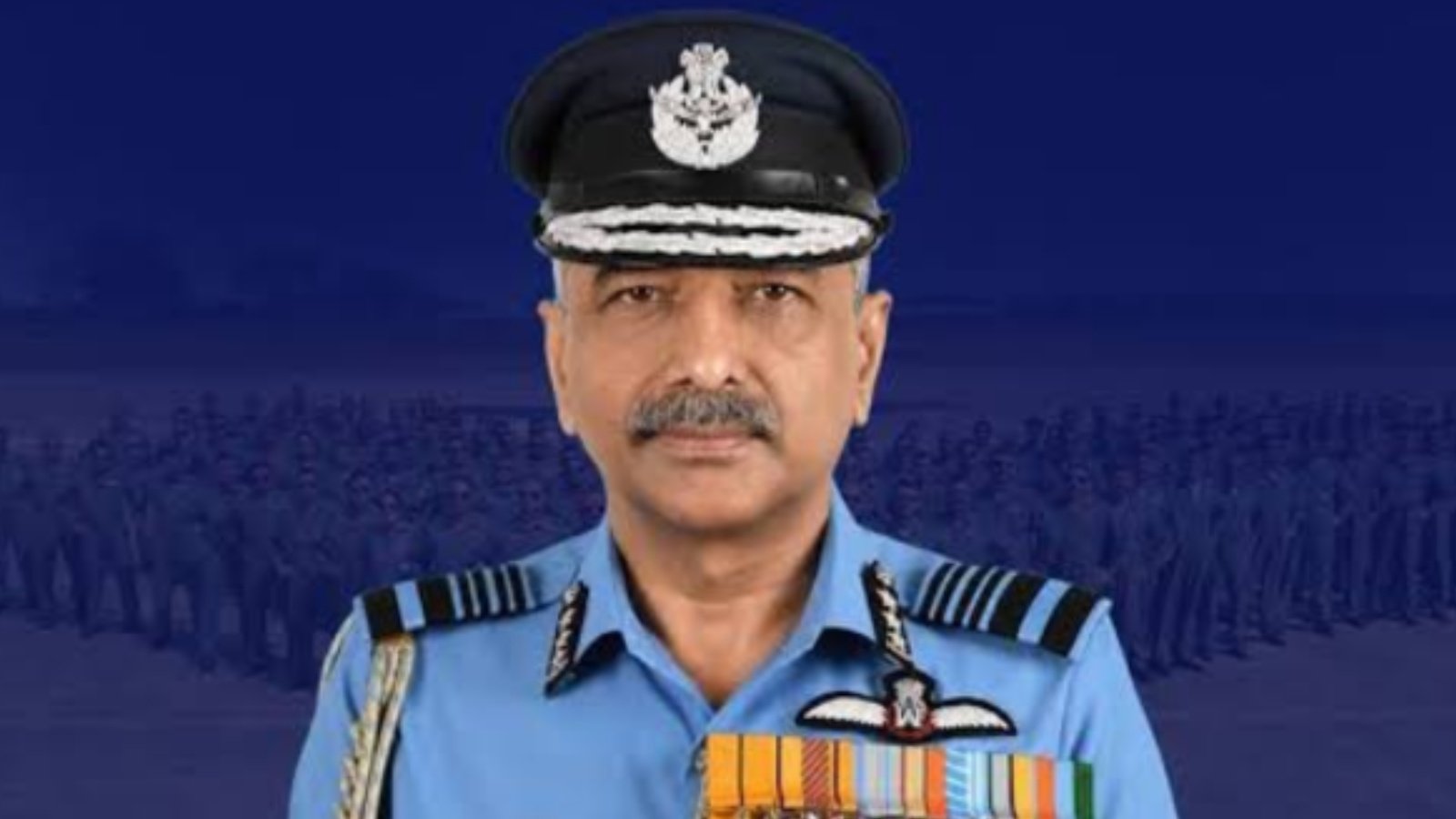 ৩৫০০ ঘণ্টারও বেশি উড়ানের অভিজ্ঞতা, ভারতীয় বায়ুসেনার নতুন প্রধান আশুতোষ দীক্ষিত