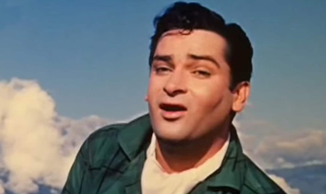 ‘তুমসা নহি দেখা’ থেকে ‘অ্যান ইভনিং ইন প্যারিস’, জন্মদিনে ফিরে দেখা শম্মি কাপুরের ৭ সেরা ছবি!