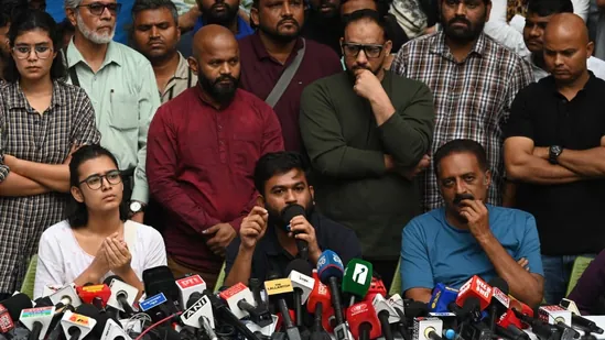 SIR: দিল্লিতে সিইসি-বিরোধী বিক্ষোভ ঘিরে উত্তাল রাজধানী, সুপ্রিম কোর্টের নোটিসের পর শুক্রবার ‘তেরঙ্গা যাত্রা’