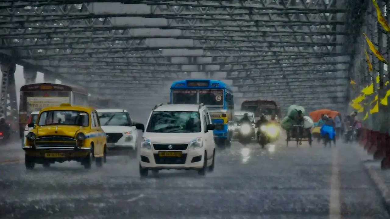 Weather Update: পুজোর প্ল্যানে বাধা বৃষ্টি! কি বলছে হাওয়া অফিস