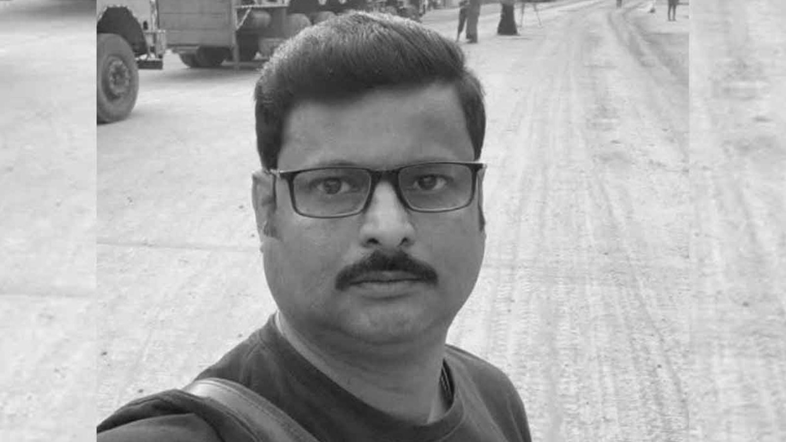 দীর্ঘদিনের অবসাদ! ঘরে পড়ে বাবার দেহ, অশোকনগরে প্রাক্তন তৃণমূল নেতার রহস্যমৃত্যু