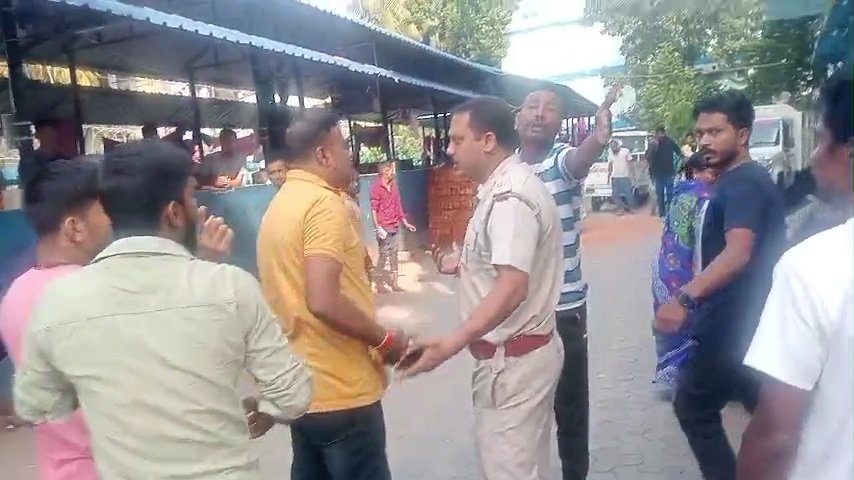 Jalpaiguri Medical : ‘মাতৃমা’ বিভাগে উত্তেজনা, কাঠগড়ায় হাসপাতালের নিরাপত্তা