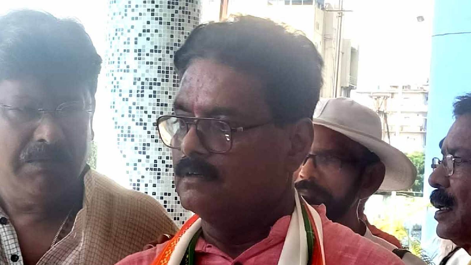 নন্দীগ্রামে ফের উত্তেজনা! বিজেপির বিক্ষোভের মুখে কংগ্রেস প্রার্থী মিলন প্রধান