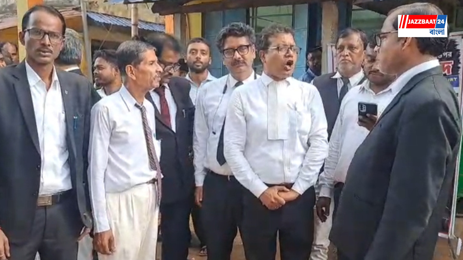 LawyersAttack: শালবনিতে আইনজীবীদের উপর হামলার প্রতিবাদে উত্তপ্ত বাঁকুড়া আদালত, দোষীদের গ্রেপ্তারে হুঁশিয়ারি